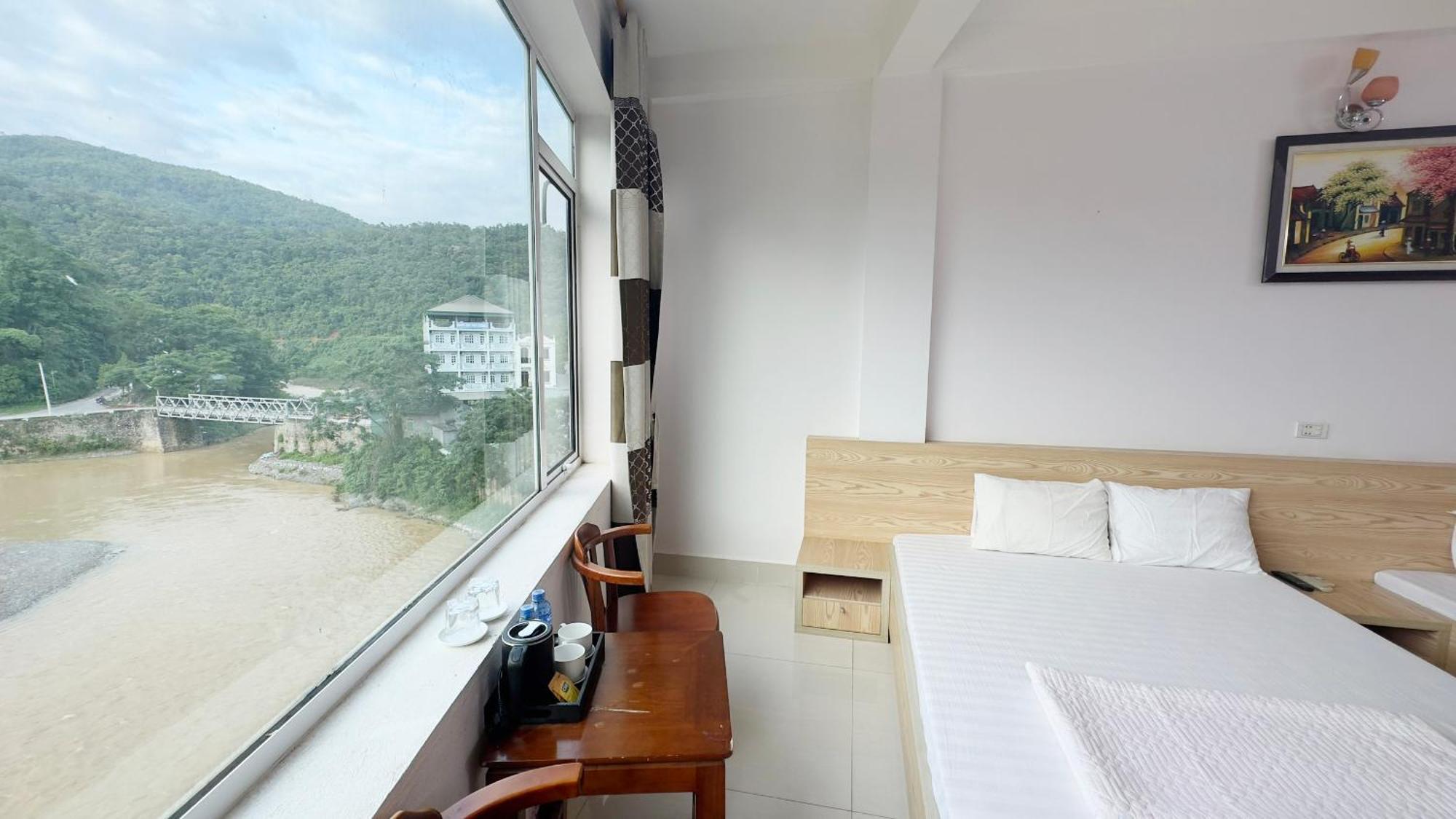 Quy Anh Hotel Bao Lac Town Exterior photo