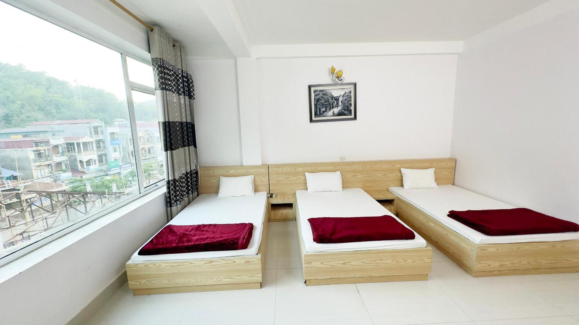 Quy Anh Hotel Bao Lac Town Exterior photo