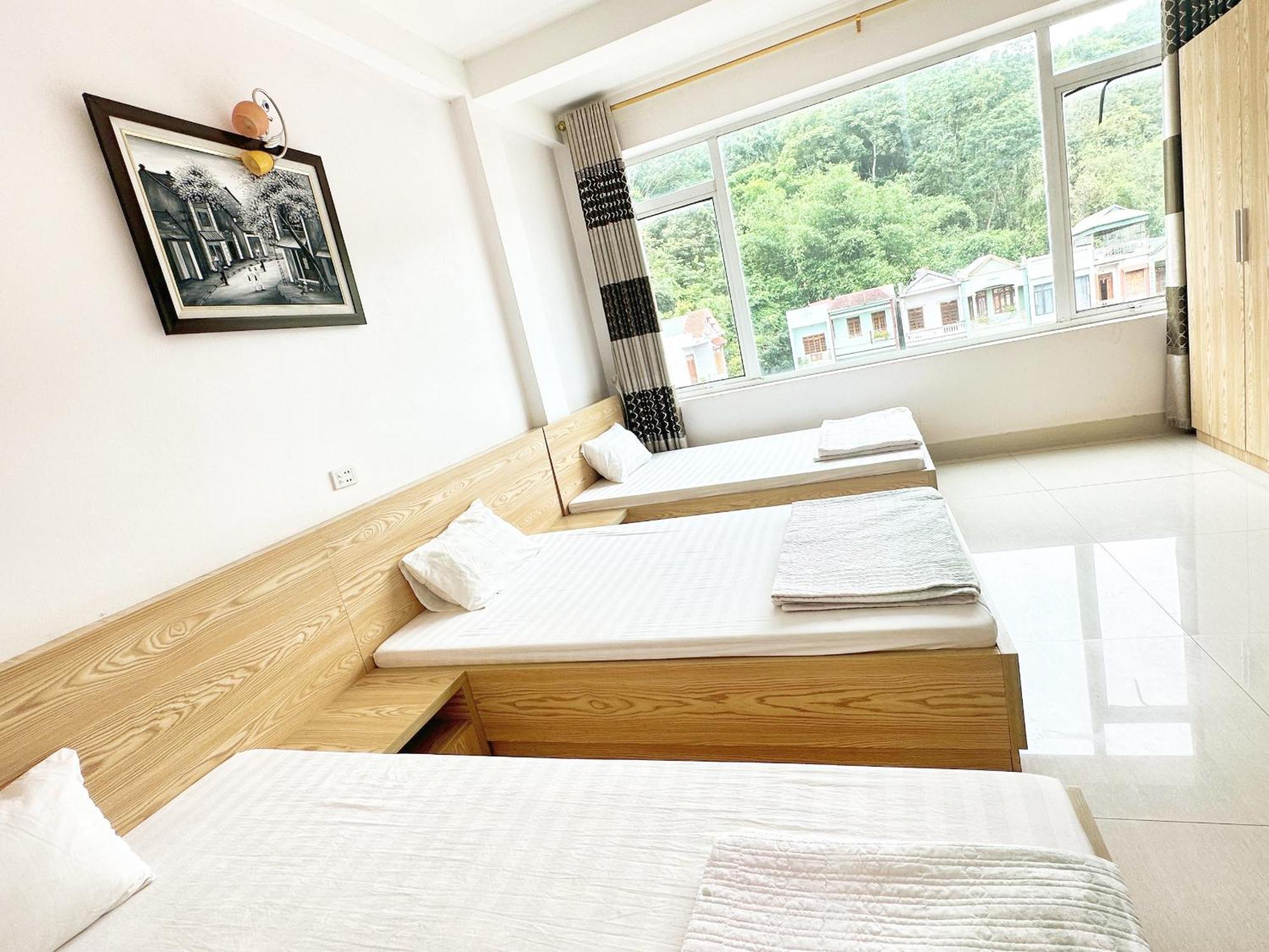 Quy Anh Hotel Bao Lac Town Exterior photo